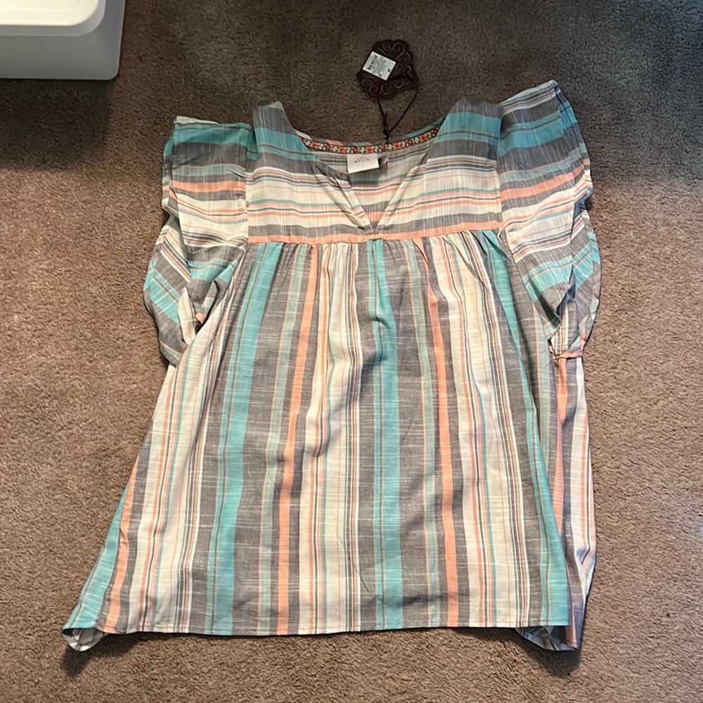 Flowy slit cut blouse